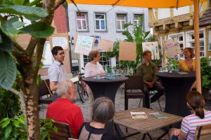 Staatsrätin für Zivilgesellschaft und Bürgerbeteiligung Barbara Bosch auf Projektbesuch in Besigheim.